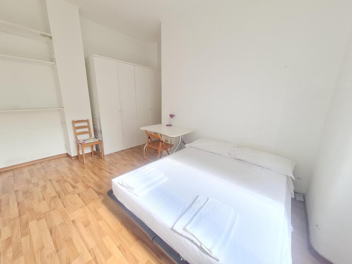 Santa Maria Valle Apartment Милано Екстериор снимка