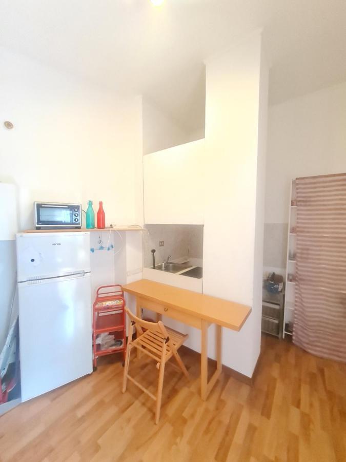 Santa Maria Valle Apartment Милано Екстериор снимка